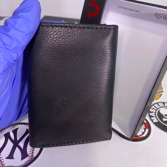 True Religion Men's Black Genuine Leather Trifold Wallet RFID Metal Logo NWT - Picture 15 of 16